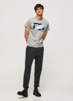 ⁦גברים 4N8XB957 Pepe Jeans חוואר אפור חולצת כותנה בהדפס דגלים⁩ – תמונה ⁦2⁩