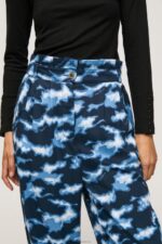 ⁦נשים 4N8XB305 Pepe Jeans רַב מכנסיים בהדפס הסוואה⁩ – תמונה ⁦2⁩