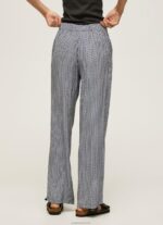 ⁦נשים 4N8XB307 Pepe Jeans רַב מכנסיים מודפסים עם לוגו בכל רחבי⁩ – תמונה ⁦4⁩