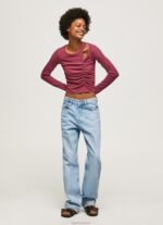 ⁦נשים 4N8XB425 Pepe Jeans סומק כהה חולצת טריקו אסימטרית עם שרוולים ארוכים⁩ – תמונה ⁦2⁩