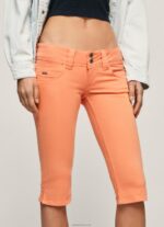 ⁦נשים 4N8XB528 Pepe Jeans אפרסק מכנסי ג'ינס קצרים בגזרה קצוצה⁩ – תמונה ⁦3⁩