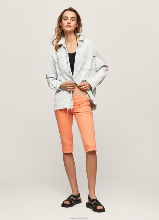 d7a0d7a9d799d79d_4n8xb528_pepe_jeans_d790d7a4d7a8d7a1d7a7_d79ed79bd7a0d7a1d799_d792d799d7a0d7a1_d7a7d7a6d7a8d799d79d_d791d792d79.jpg נשים 4N8XB528 Pepe Jeans אפרסק מכנסי ג'ינס קצרים בגזרה קצוצה – תמונה 1